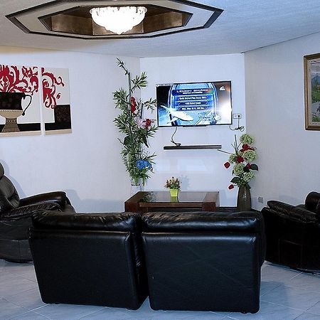 Manila Bay Serviced Apartments Экстерьер фото