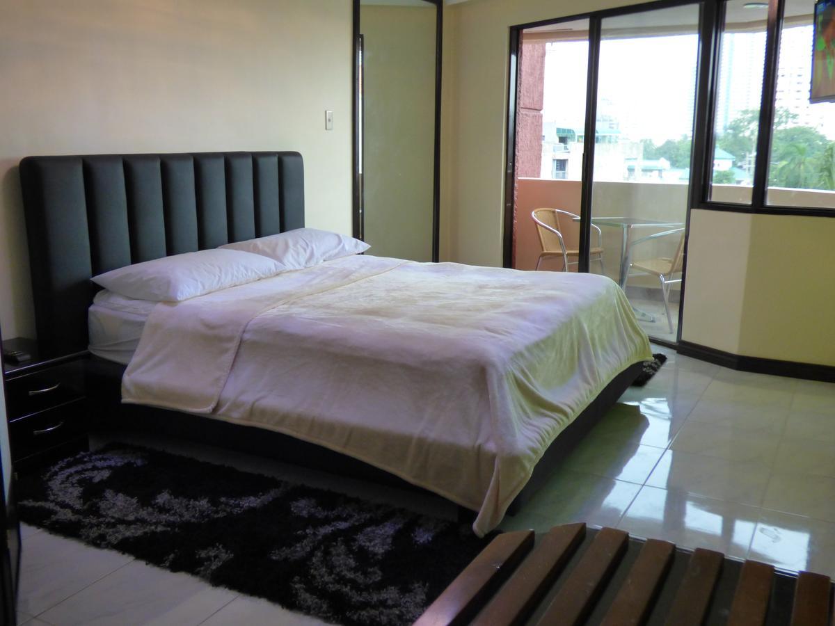 Manila Bay Serviced Apartments Экстерьер фото