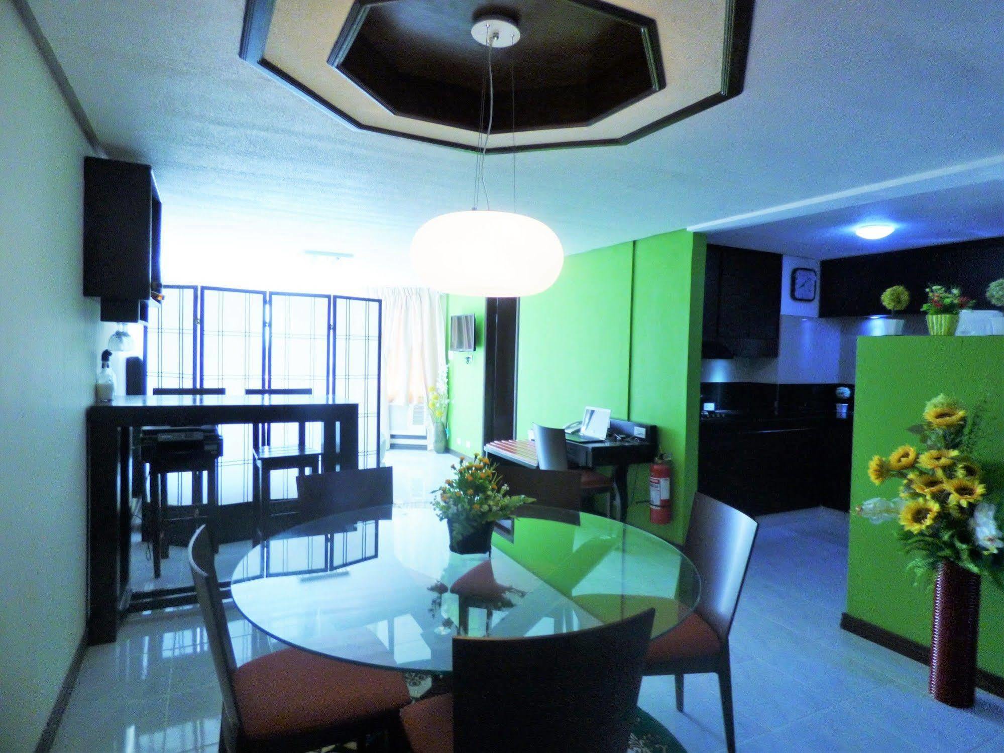 Manila Bay Serviced Apartments Экстерьер фото
