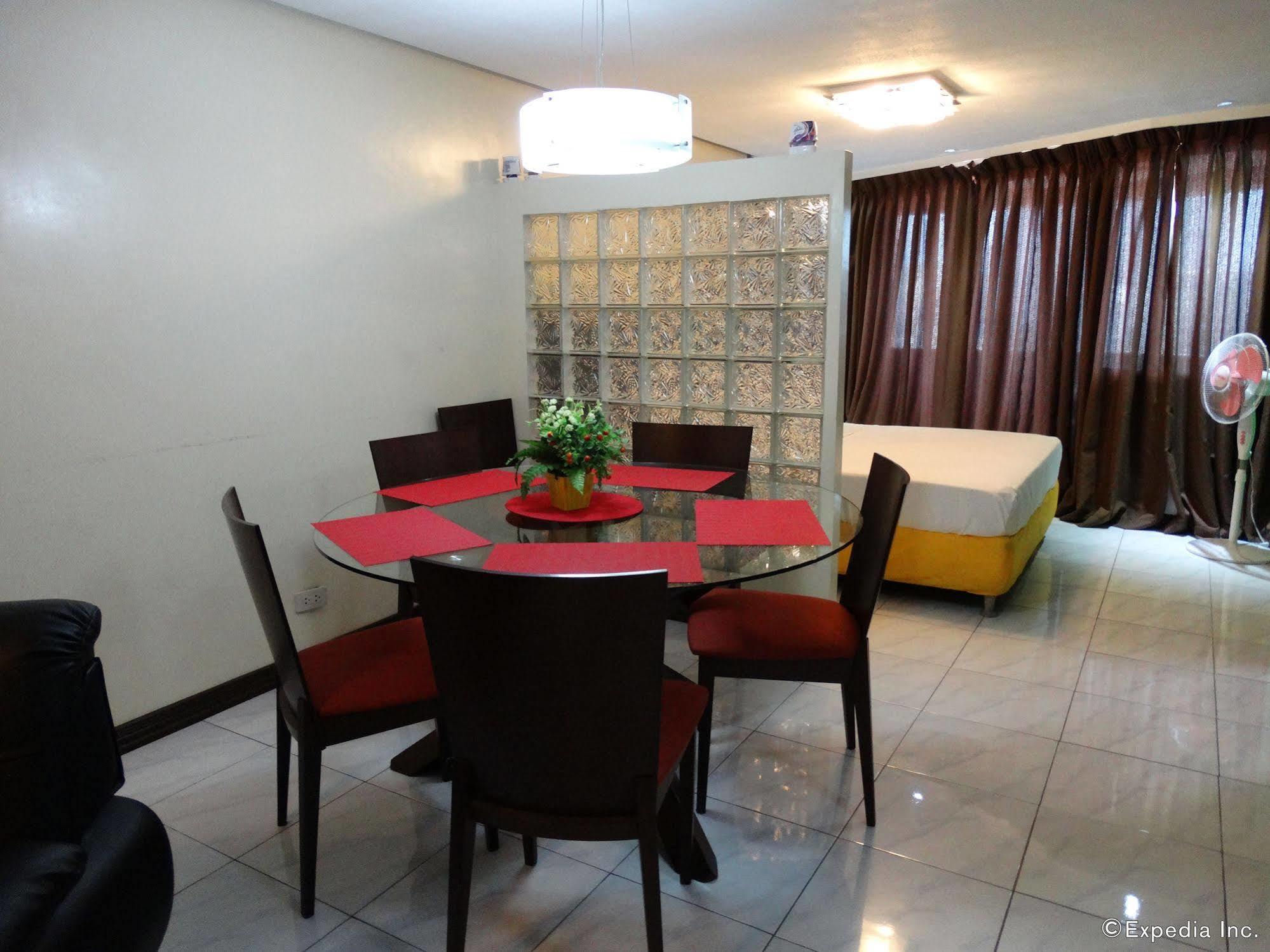 Manila Bay Serviced Apartments Экстерьер фото