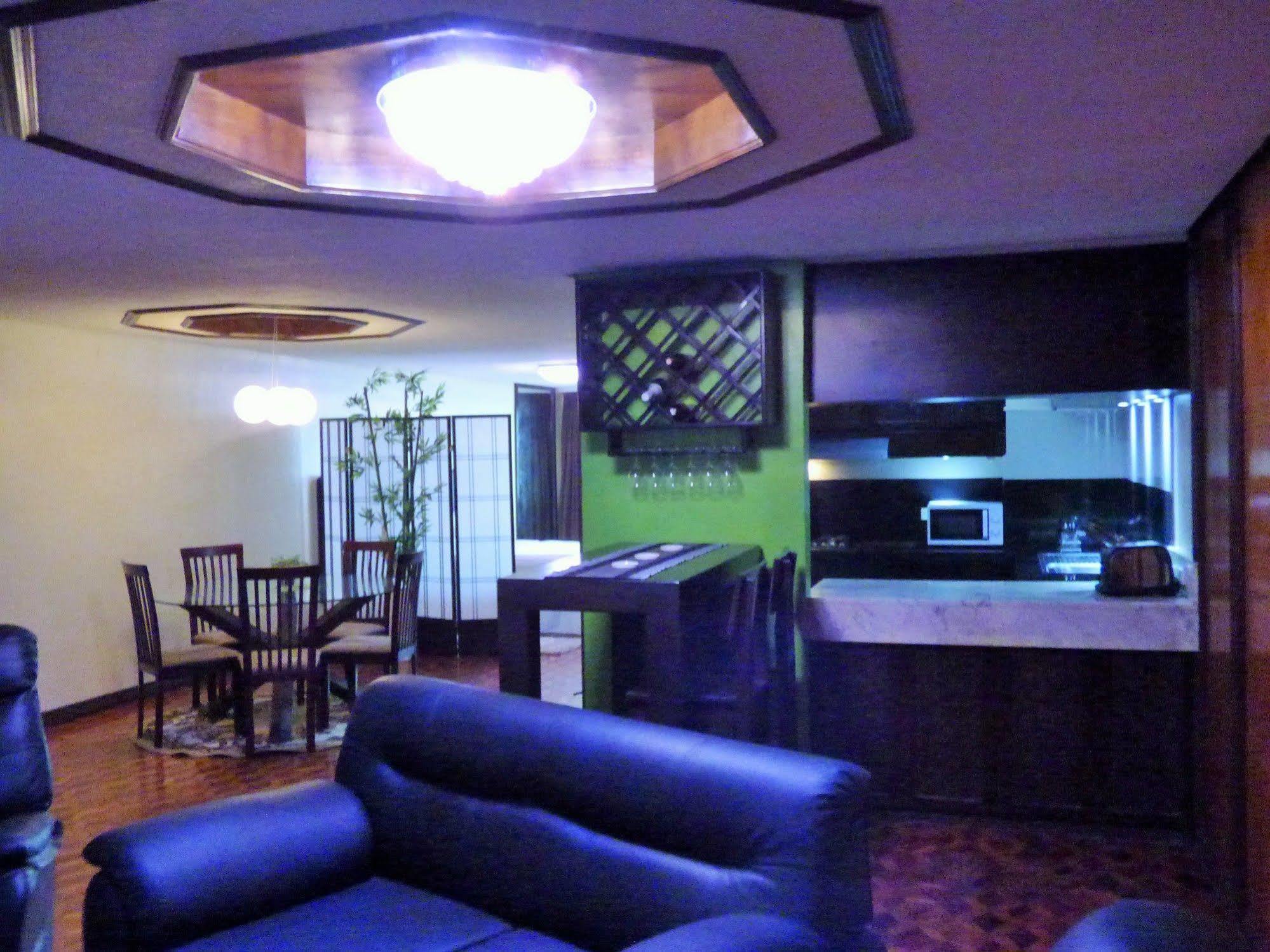 Manila Bay Serviced Apartments Экстерьер фото