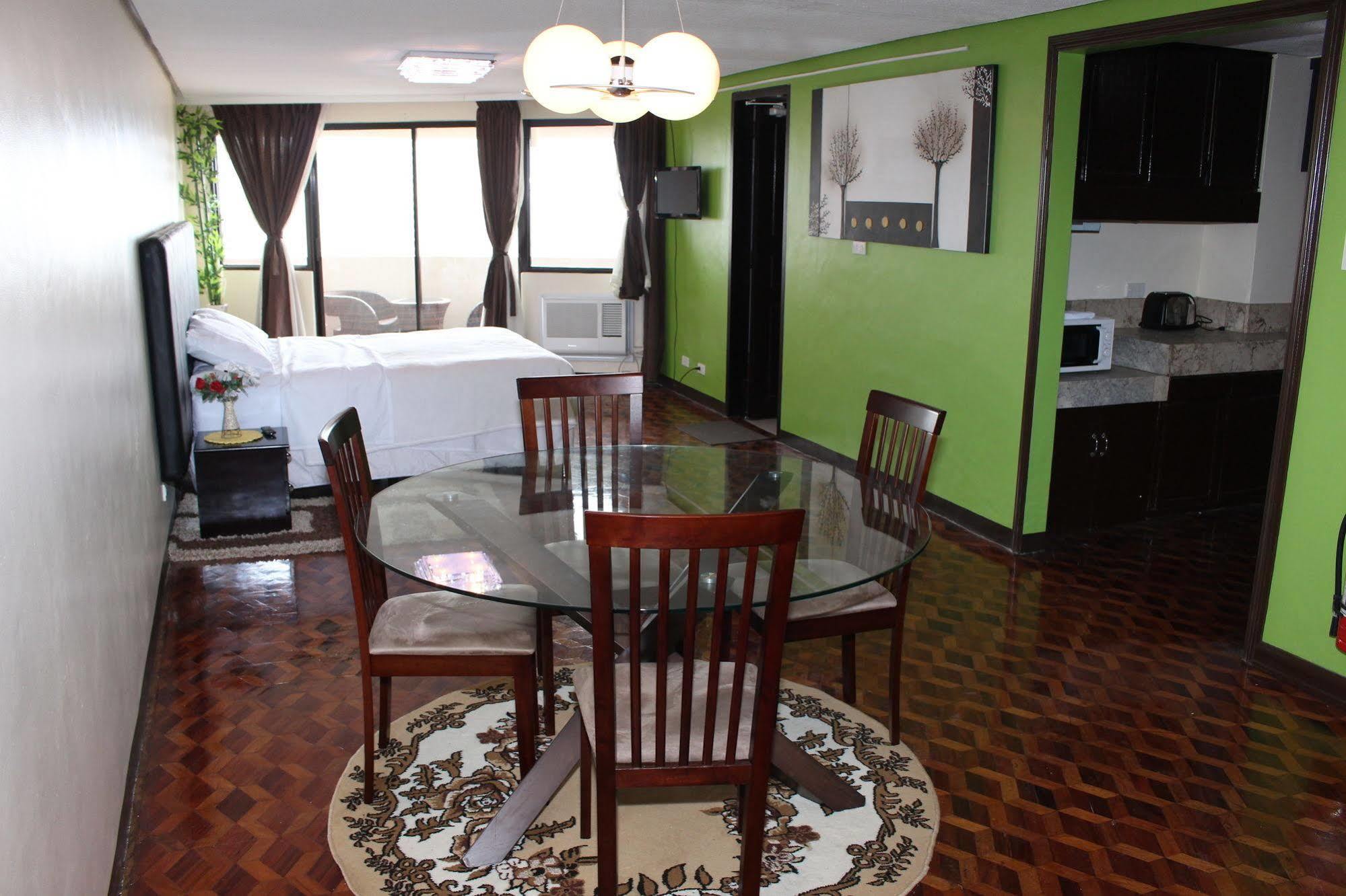 Manila Bay Serviced Apartments Экстерьер фото